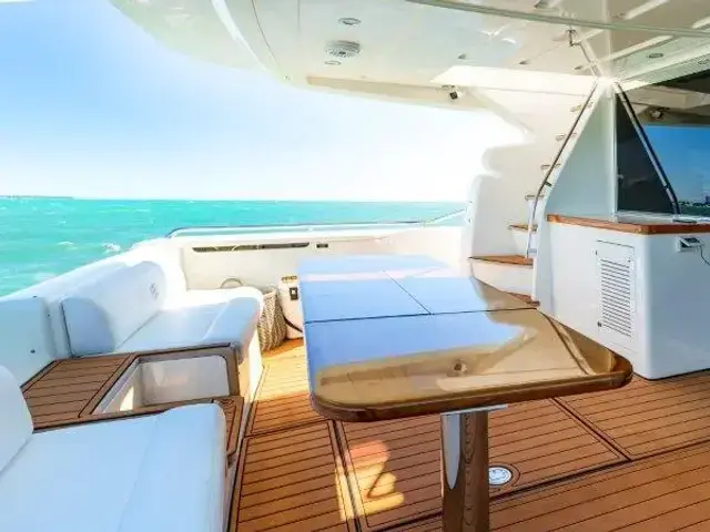 Ferretti Yachts 660