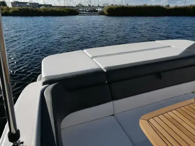 Sea Ray 230 Spx