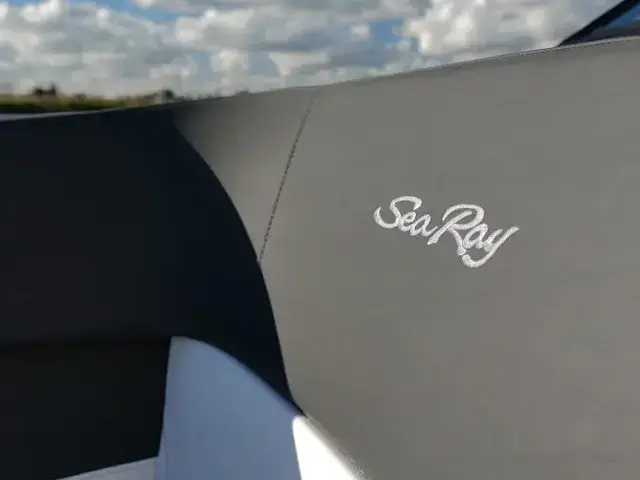 Sea Ray 230 Spx