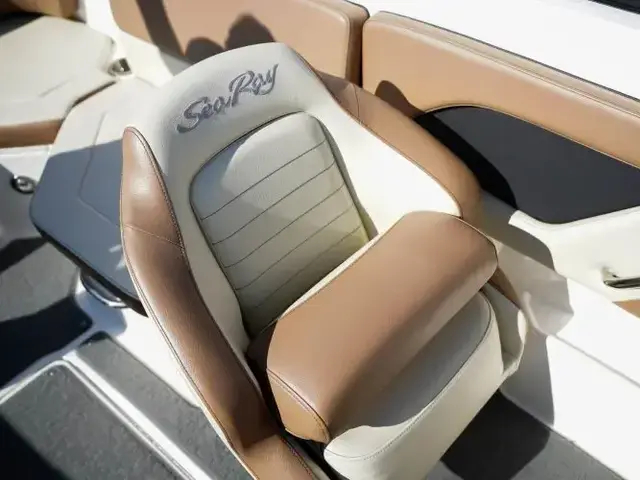 Sea Ray Sun Sport 230