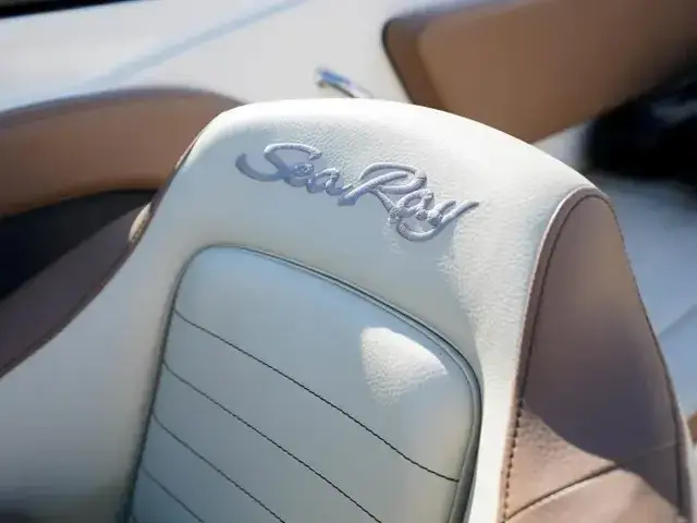 Sea Ray Sun Sport 230