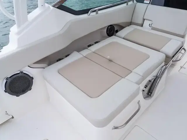 Boston Whaler 240 Vantage