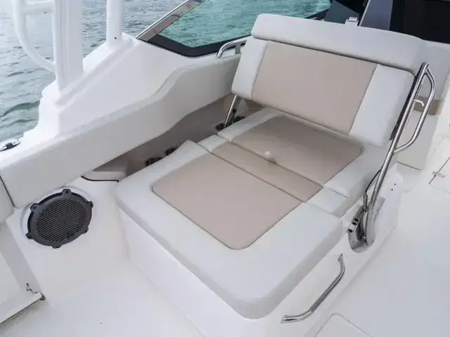 Boston Whaler 240 Vantage