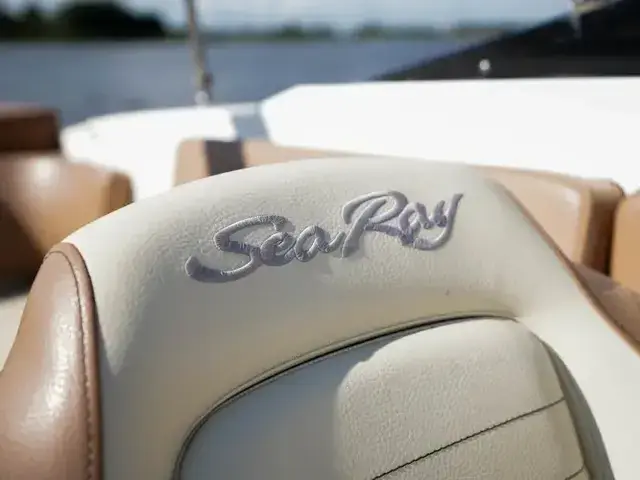 Sea Ray Sun Sport 230