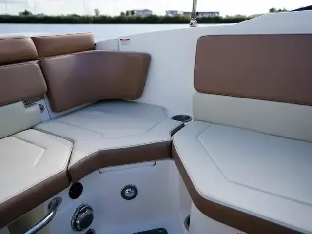 Sea Ray Sun Sport 230