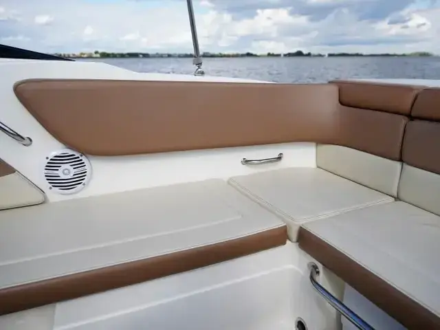 Sea Ray Sun Sport 230