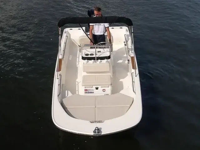 Boston Whaler 170 Montauk