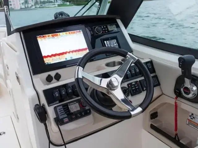 Boston Whaler 240 Vantage