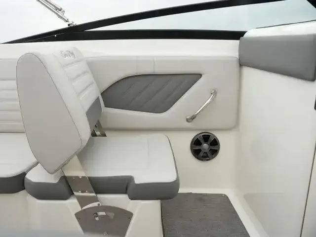 Sea Ray 230 Spx