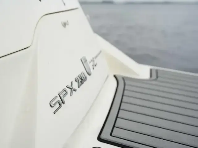 Sea Ray 230 Spx