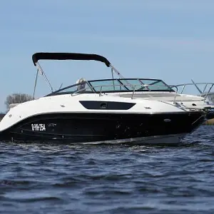 2017 Sea Ray Sun Sport 230