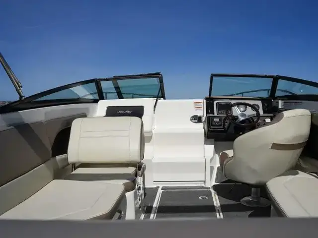 Sea Ray Sun Sport 230