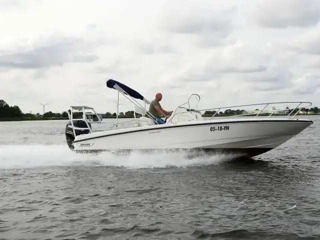 Boston Whaler 230 Dauntless