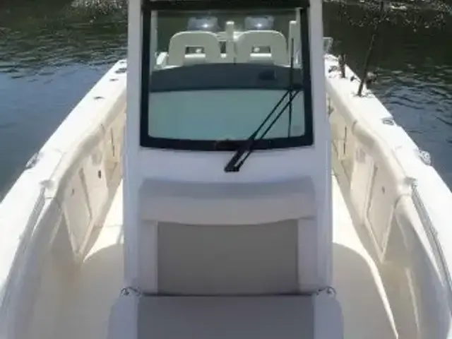 Boston Whaler 250 Outrage