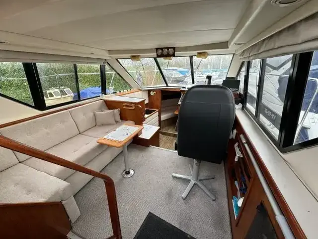 Carver 28 Flybridge