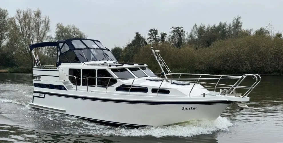 Broom 35 Elite