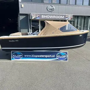 2024 Maxima Boats 490 in kleurstelling donkerblauw - wit op voorraad!