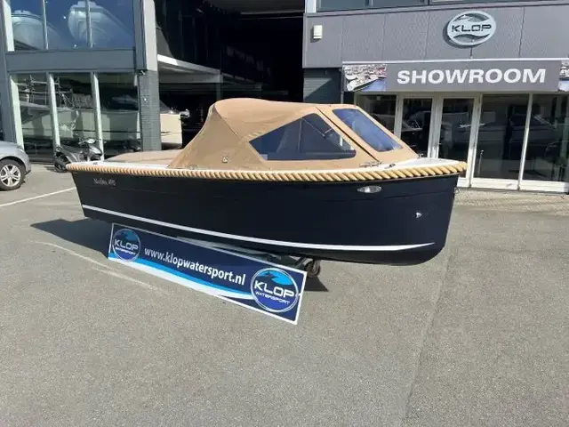 Maxima Boats 490 in kleurstelling donkerblauw - wit op voorraad!