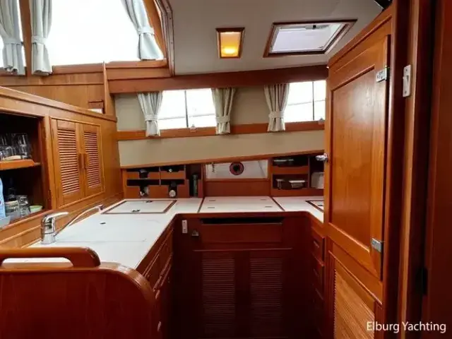 Grand Banks 42 Motor Yacht