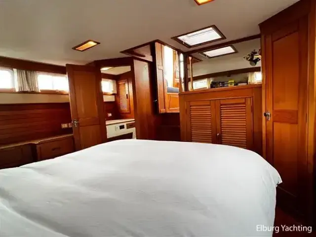 Grand Banks 42 Motor Yacht