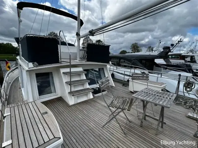 Grand Banks 42 Motor Yacht