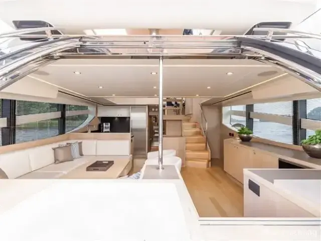 Van Der Valk Beachclub 660 Flybridge