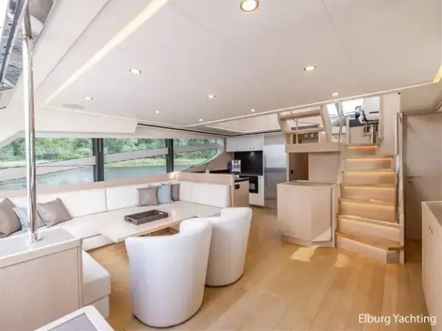 Van Der Valk Beachclub 660 Flybridge