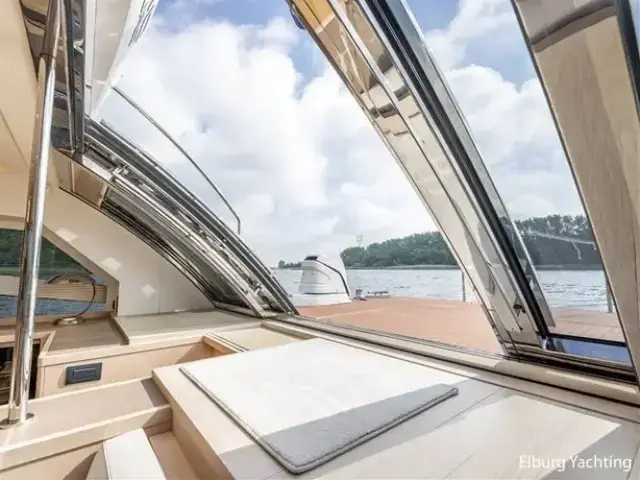 Van Der Valk Beachclub 660 Flybridge