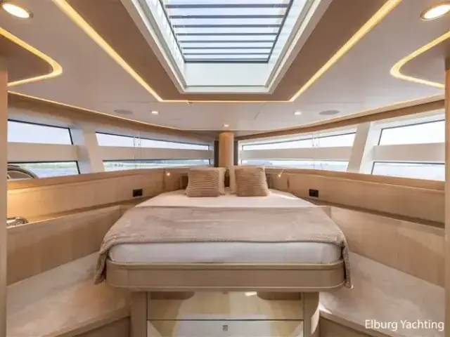 Van Der Valk Beachclub 660 Flybridge