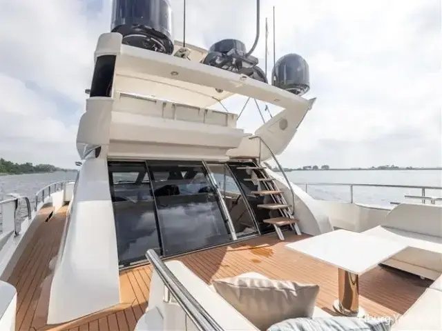 Van Der Valk Beachclub 660 Flybridge