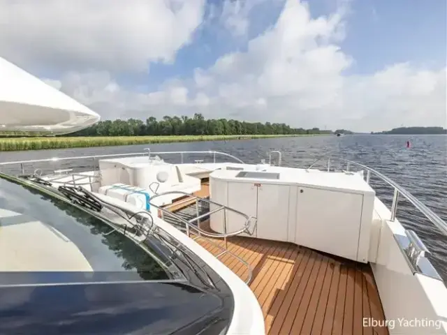 Van Der Valk Beachclub 660 Flybridge