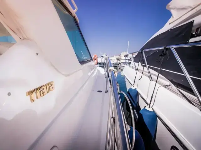 Tiara 40