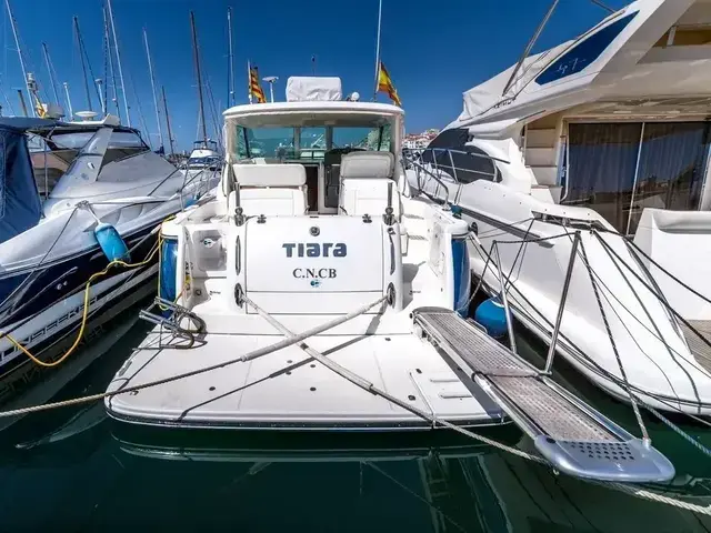 Tiara 40