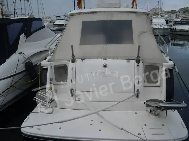 Tiara 40