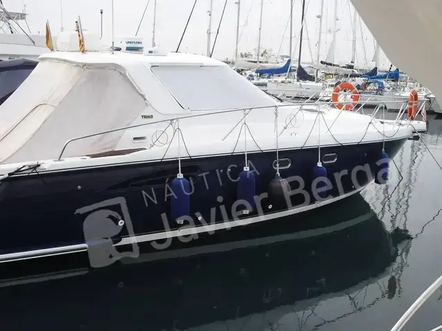 Tiara 40