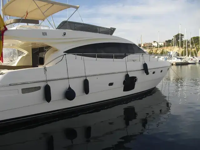 Ferretti Yachts 592