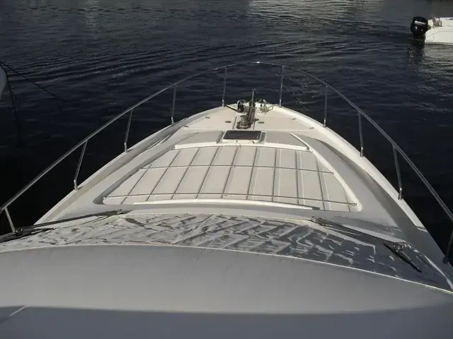 Ferretti Yachts 592