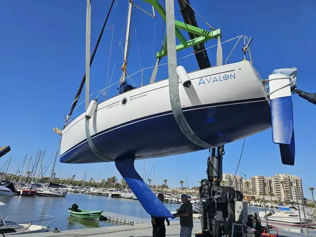 Beneteau First 211