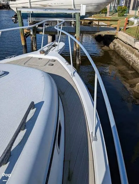 2001 Mainship 34 pilot