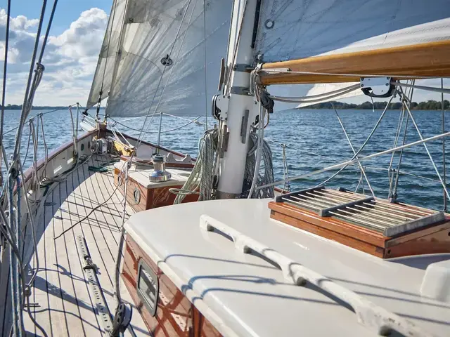 Classic Spirit of Tradition Bermudan Cutter