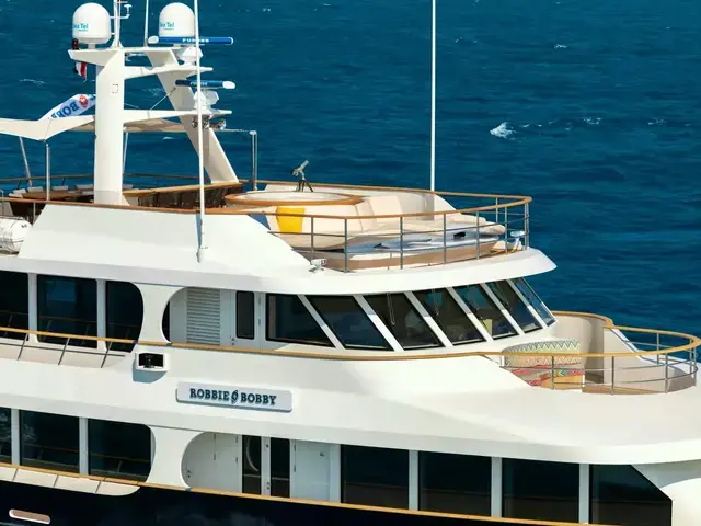 LYNX YACHTS Custom