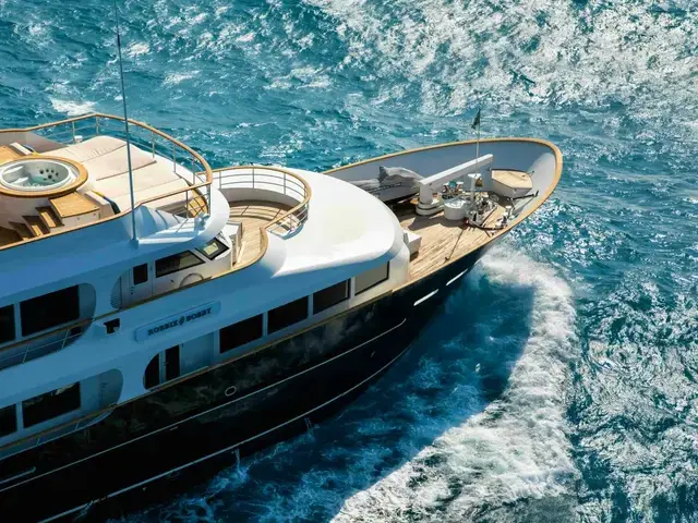 LYNX YACHTS Custom