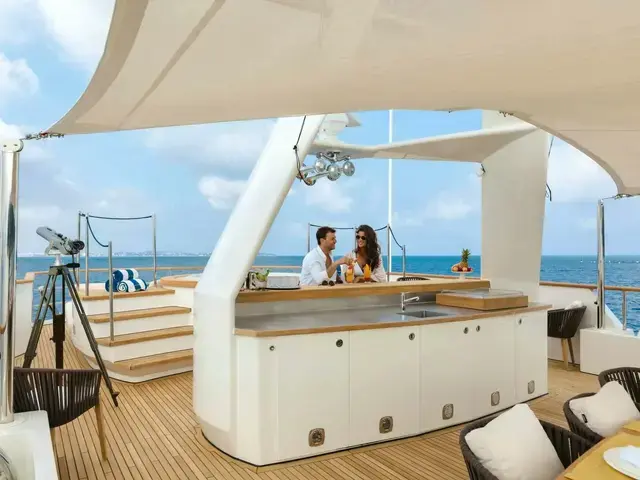 LYNX YACHTS Custom