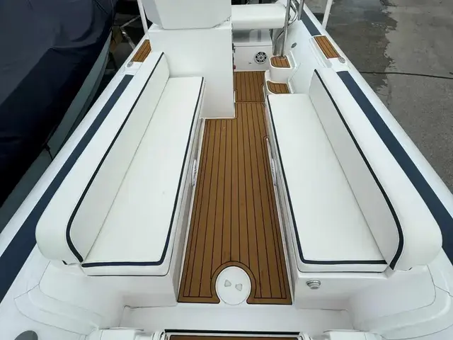 Novurania Catamaran 20