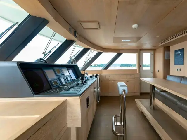 LYNX YACHTS Custom