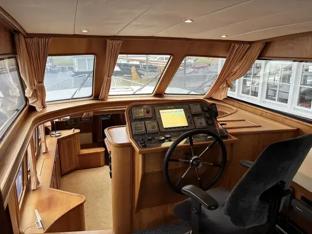 Aqualine Boats 46 Pilothouse