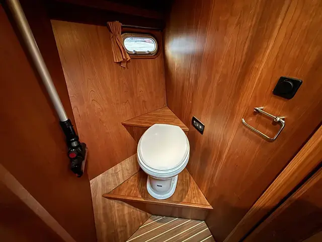 Aqualine Boats 46 Pilothouse