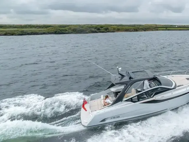 Fairline F Line 33