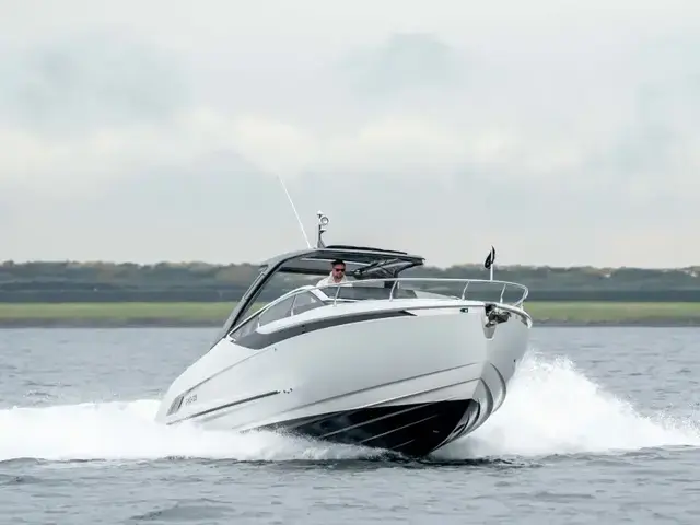 Fairline F Line 33