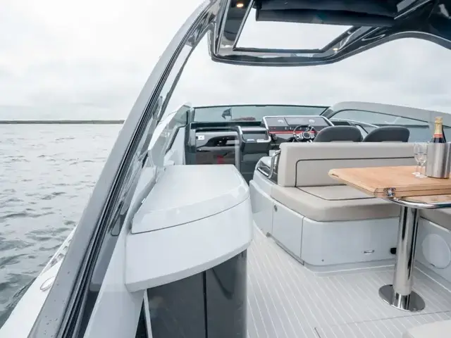 Fairline F Line 33